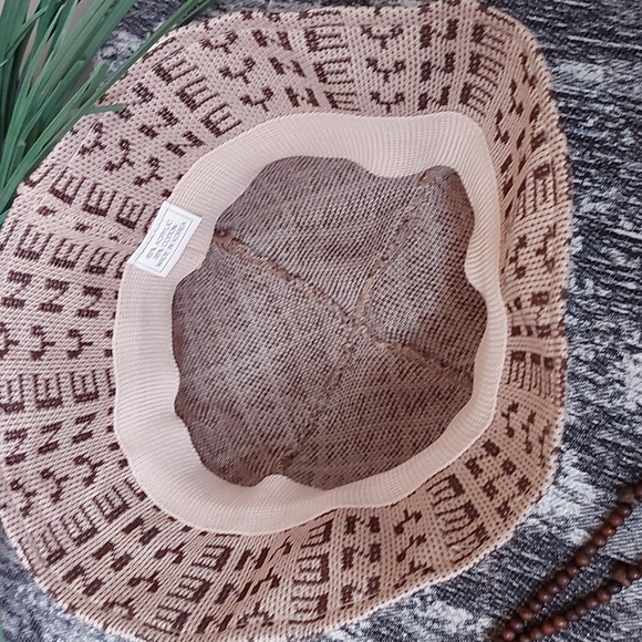 SUKI LANGDON N.Y.E. BUCKET HAT! - Picture 4 of 4